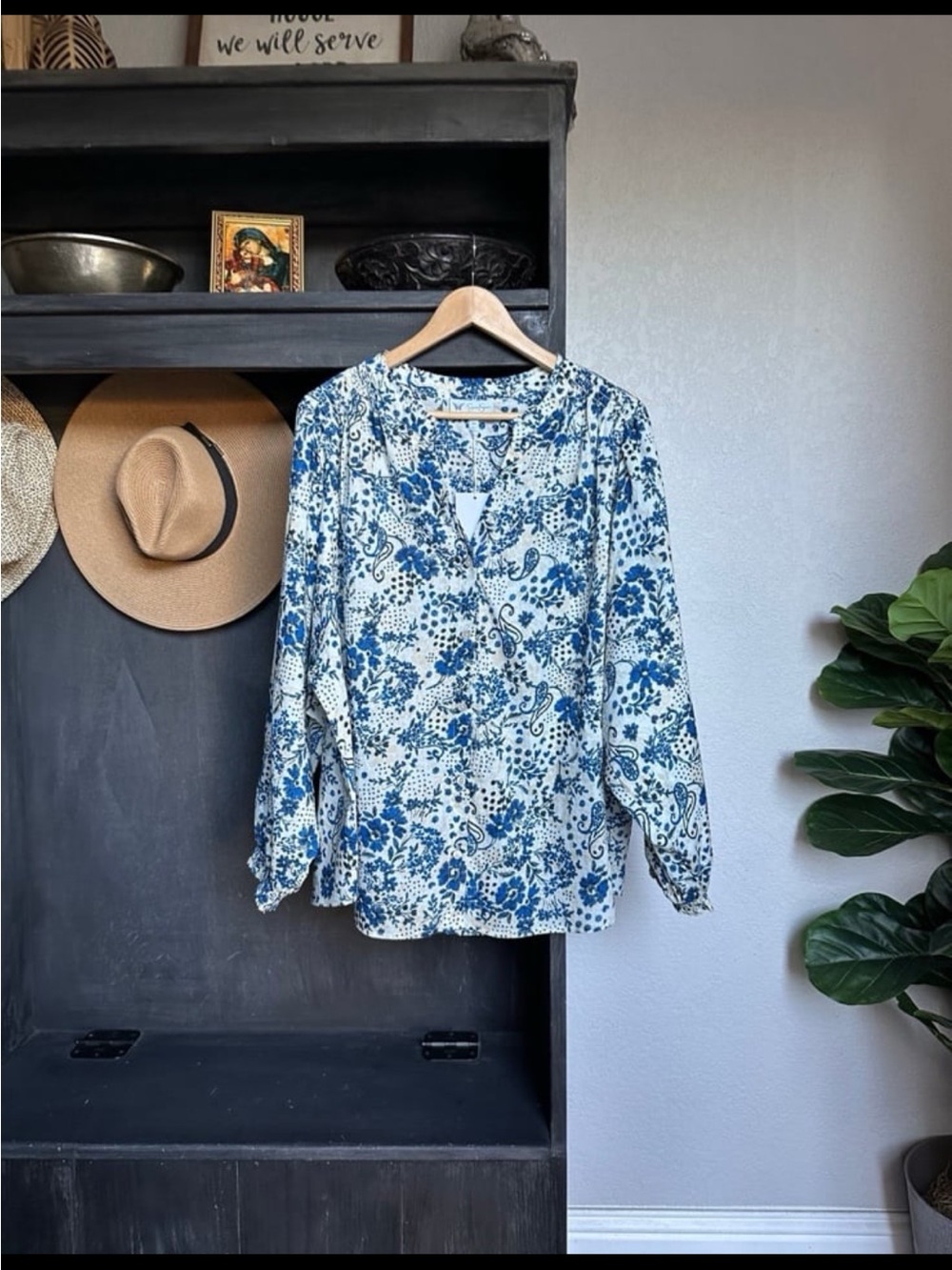 Jessica Simpson Womens Plus Size Top / Split Neck Long Sleeve Button Blouse 4X